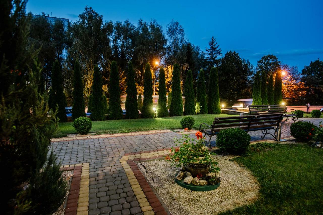 Курортний Готель Золота Корона Truskavets Dış mekan fotoğraf